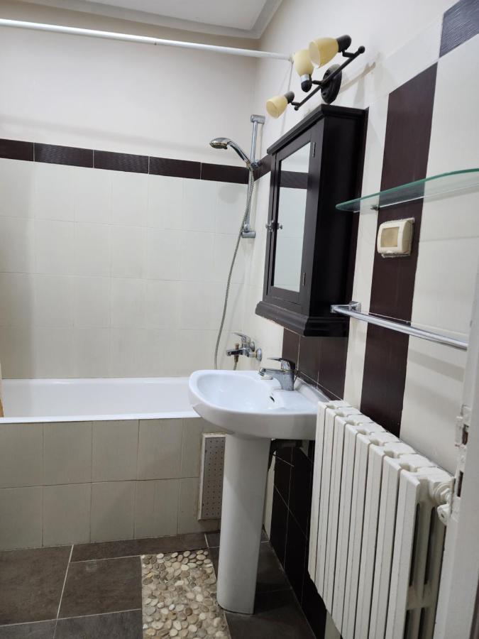 Duplex Bien Equipe Securise Avec Jardin Et Veranda La Marsa Exterior foto